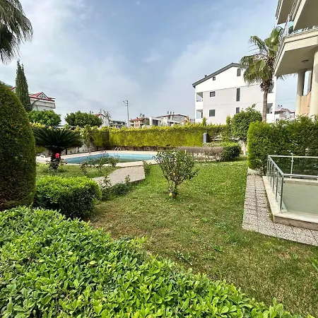 Luxury Pool Near The Beach Sidé